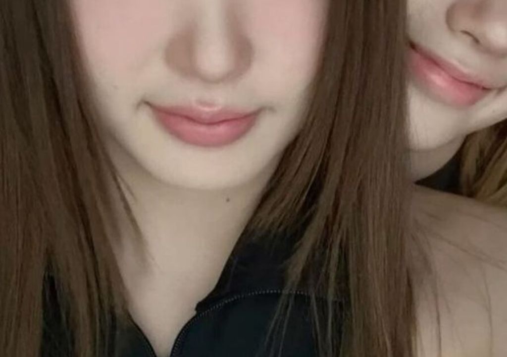 Membro do KATSEYE da HYBE é acusada de discriminar colega de grupo