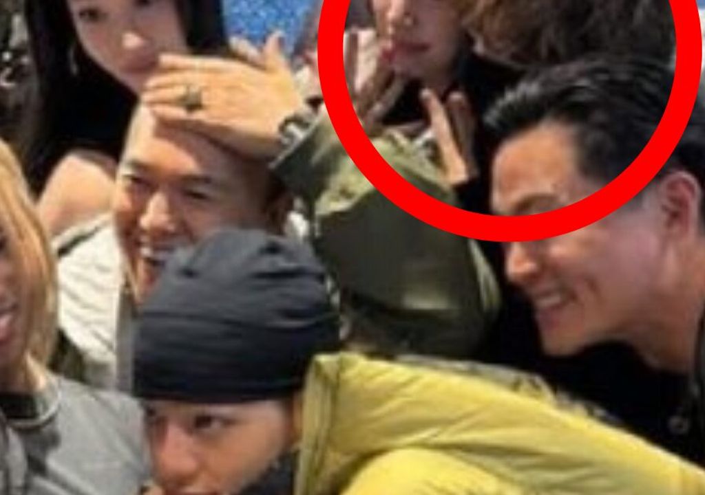 Namoro? Ídolos da 5ª Geração Pegos em Foto Agora Apagada