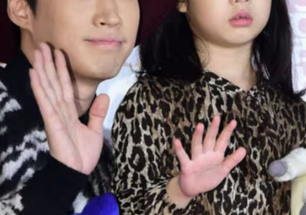 Filha do Tablo (Epik High) é creditada como letrista de música do RIIZE