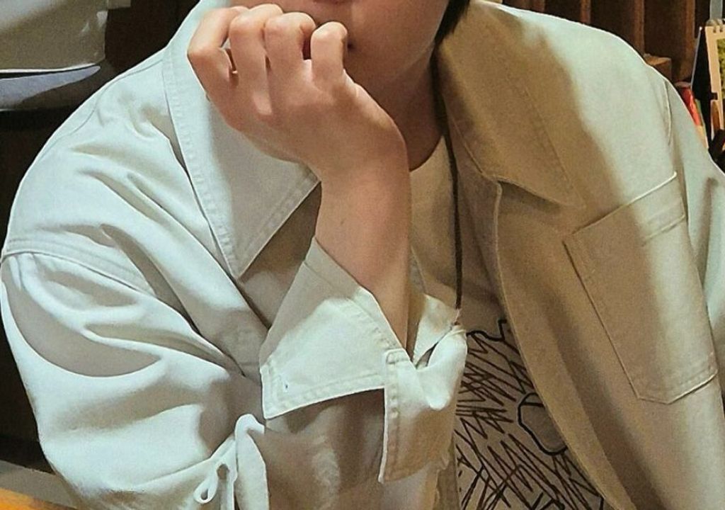 Kim Dong Hee, astro em ascensão que caiu por bullying escolar, tenta recomeço no Japão