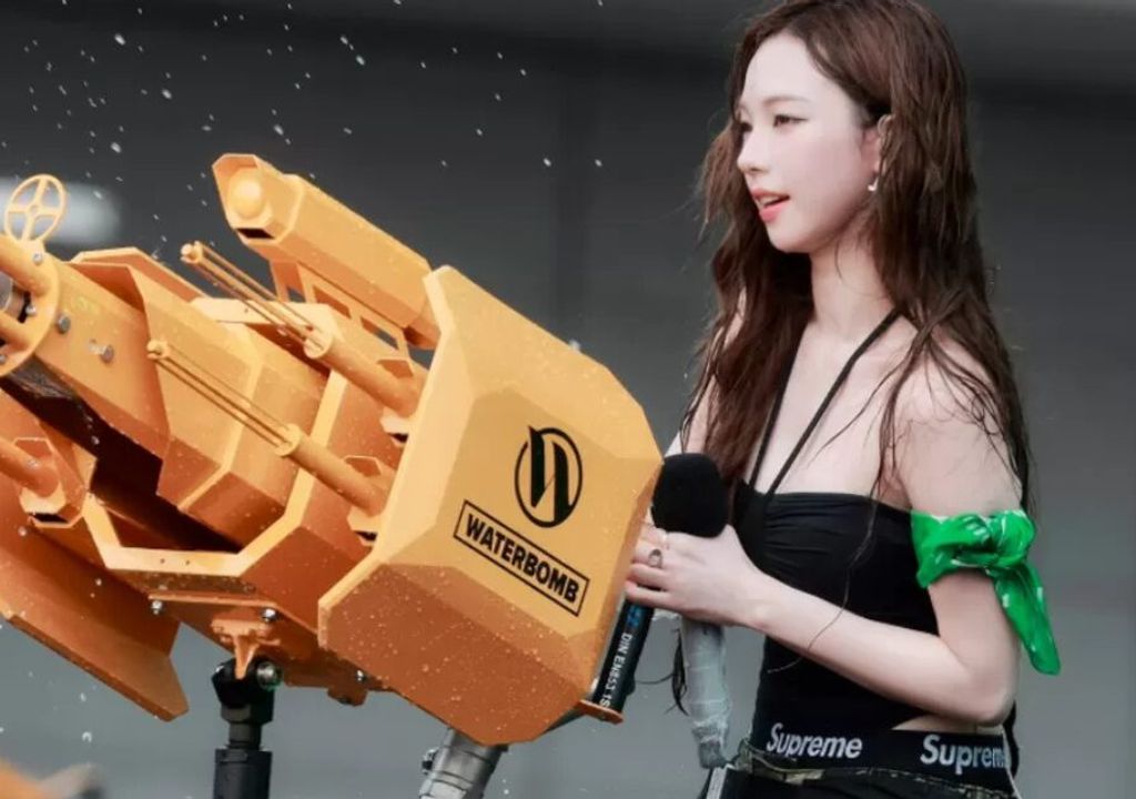 Karina do aespa no Waterbomb 2026: polêmica sobre figurino sexy esquenta