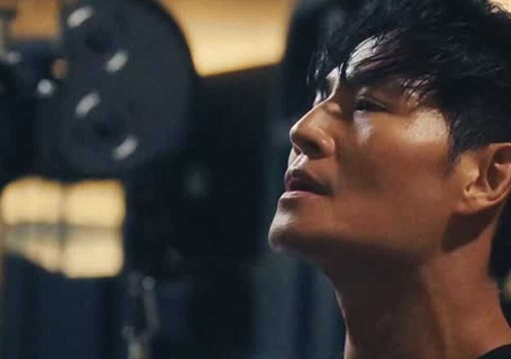 Kim Jong Kook revela segredos sobre seus hormônios em programa de variedades