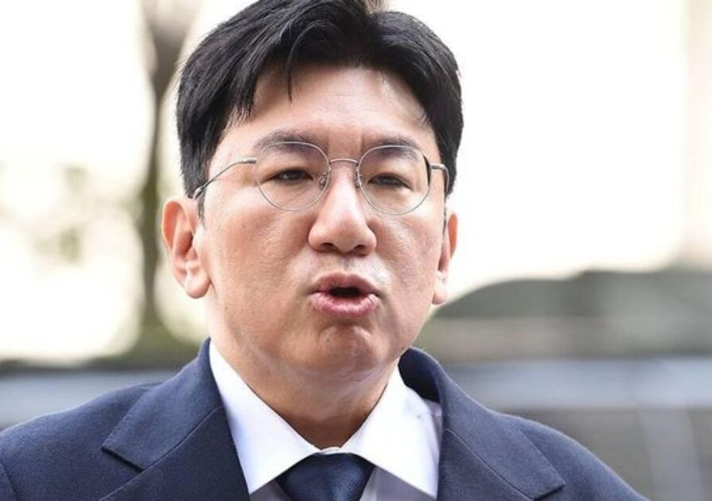 Bang Si Hyuk, da HYBE, responde a pedido de prisão