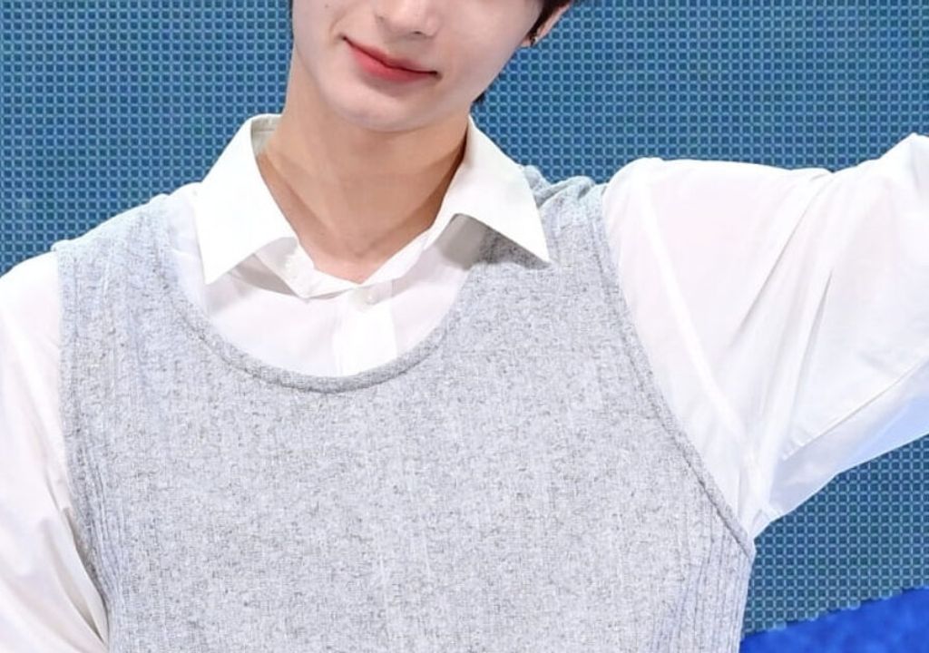 Idol novato trava batalha épica para evitar boatos de romance e viraliza