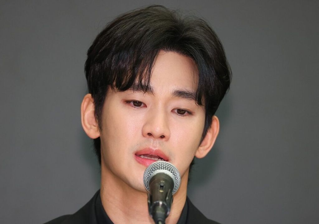 Agência de Kim Soo Hyun se pronuncia após novas reviravoltas na polêmica com Kim Sae Ron