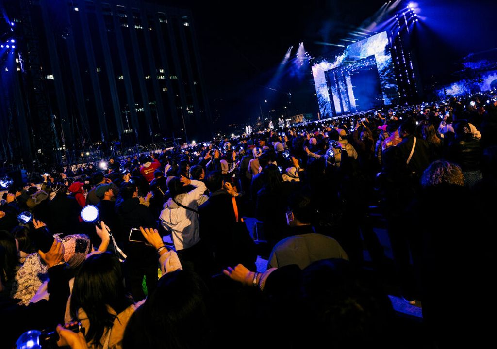 Imagem de destaque HYBE se pronuncia sobre polêmicas do show do BTS em Gwanghwamun