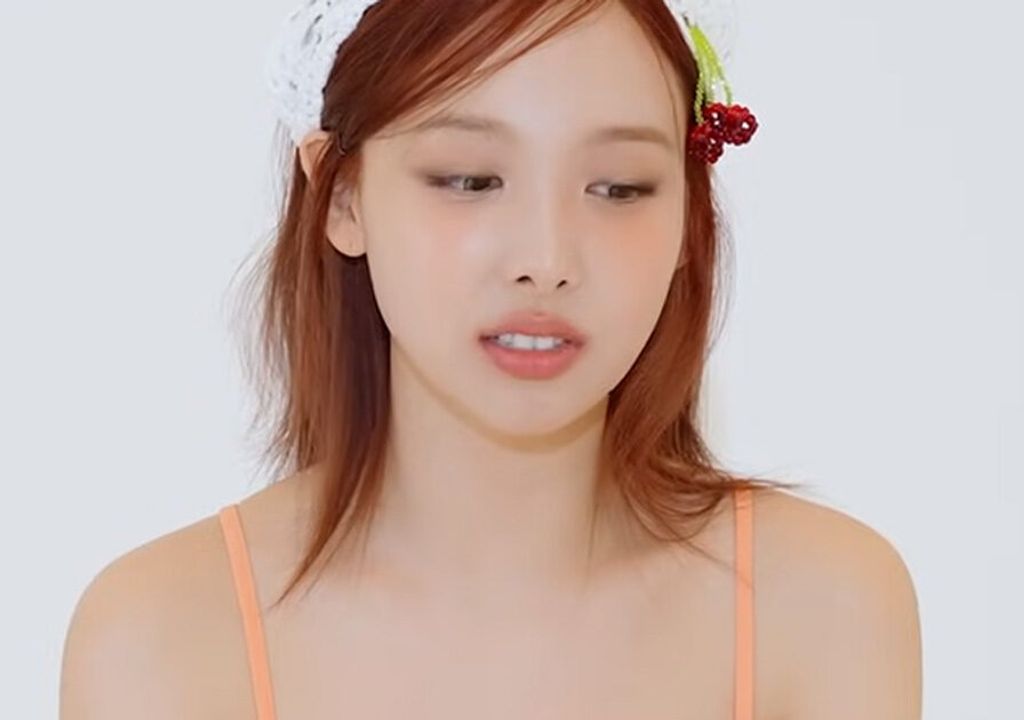 Comentário de fã sobre TWICE que fez Nayeon chorar