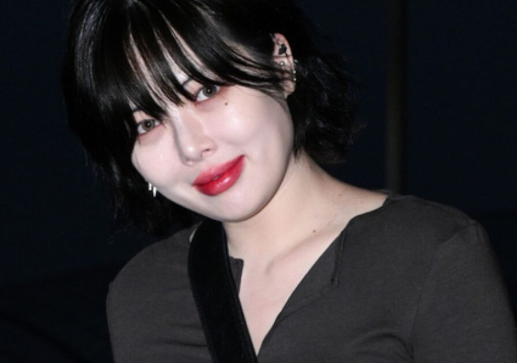 Imagem de destaque Fãs Coreanos Apoiam HyunA Após Pedido de Desculpas por Desmaio no Palco