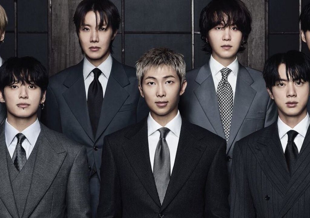 Crítica brutal do álbum "ARIRANG" do BTS divide opiniões na internet