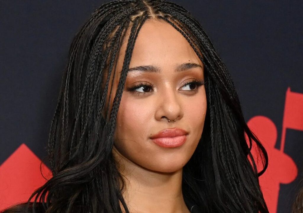 HYBE confirma: Manon não se apresentará com KATSEYE no Coachella