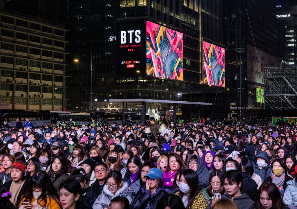 BTS em Gwanghwamun: HYBE e governo divergem sobre público do show