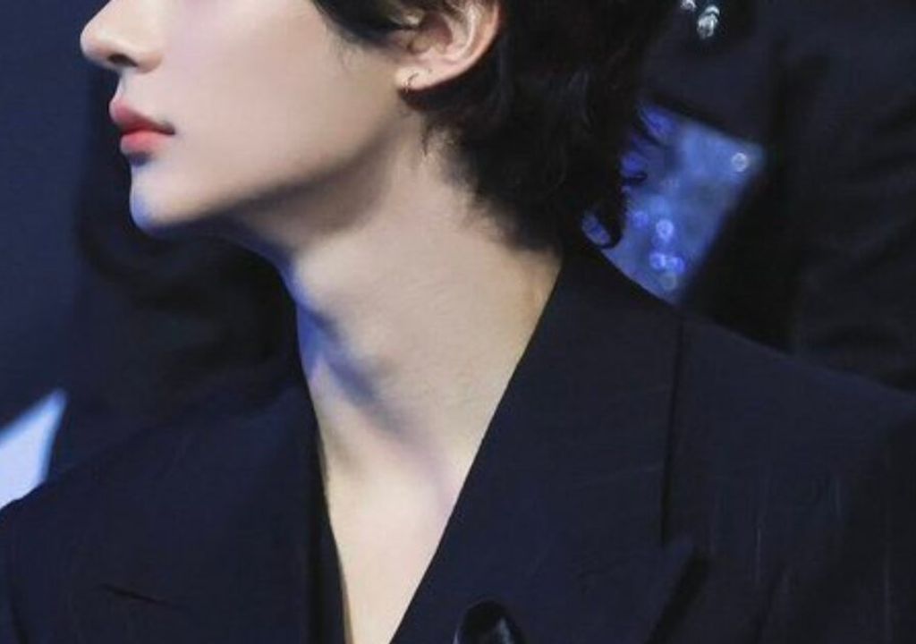 Idol da 5ª geração viraliza por gestos de respeito durante MAMA Awards 2025 em Hong Kong