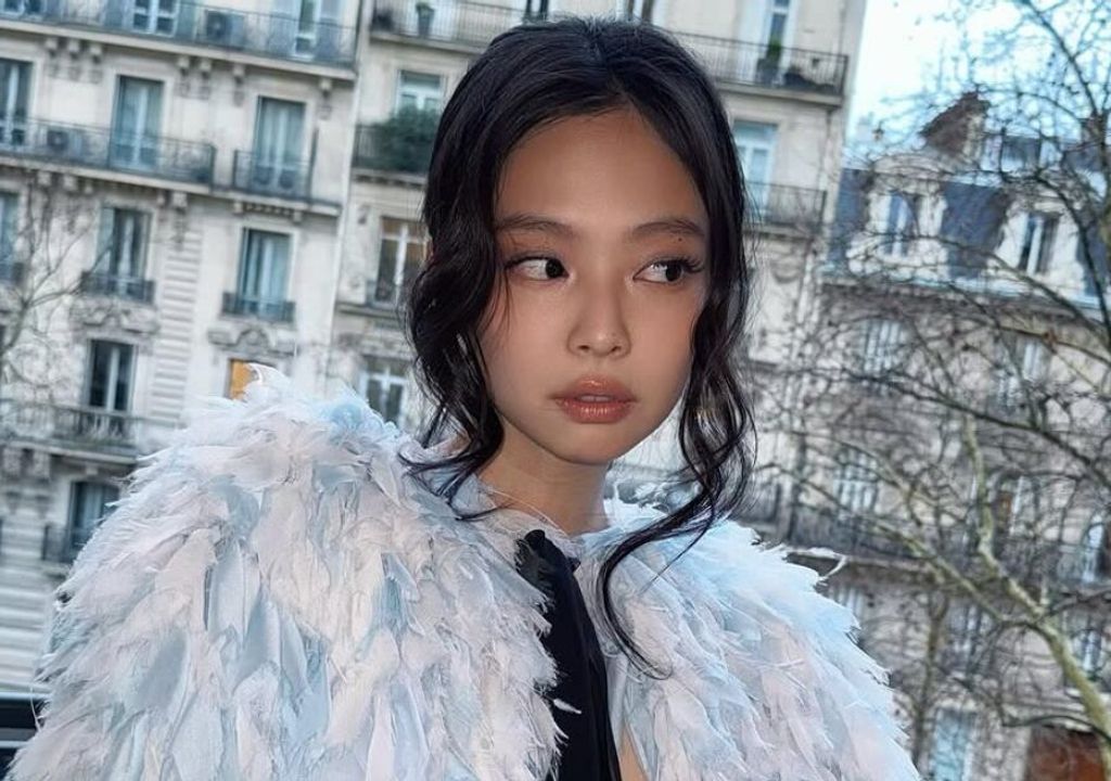 Anúncio de Jennie no Lollapalooza gera onda de críticas e memes