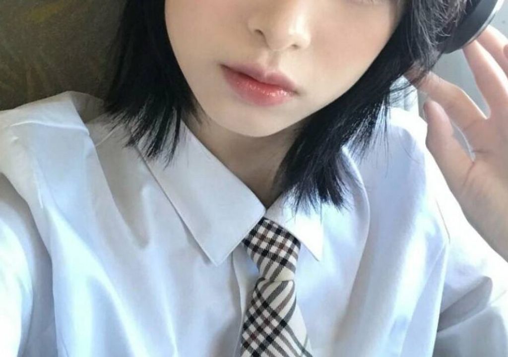 Ahyeon do BABYMONSTER viraliza por gesto simples e sincero com fã