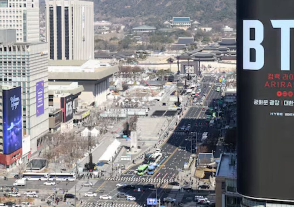 Netflix aluga hotel inteiro para evento VIP do BTS e gera revolta entre fãs